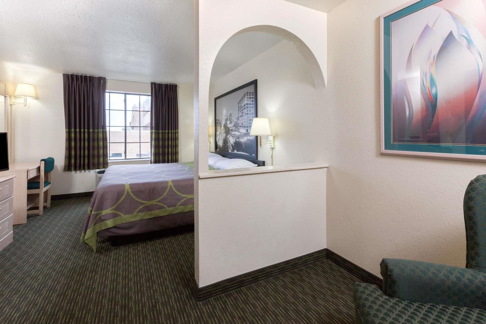 Hotel Super 8 By Wyndham Tulsa/Downtown/East Extérieur photo