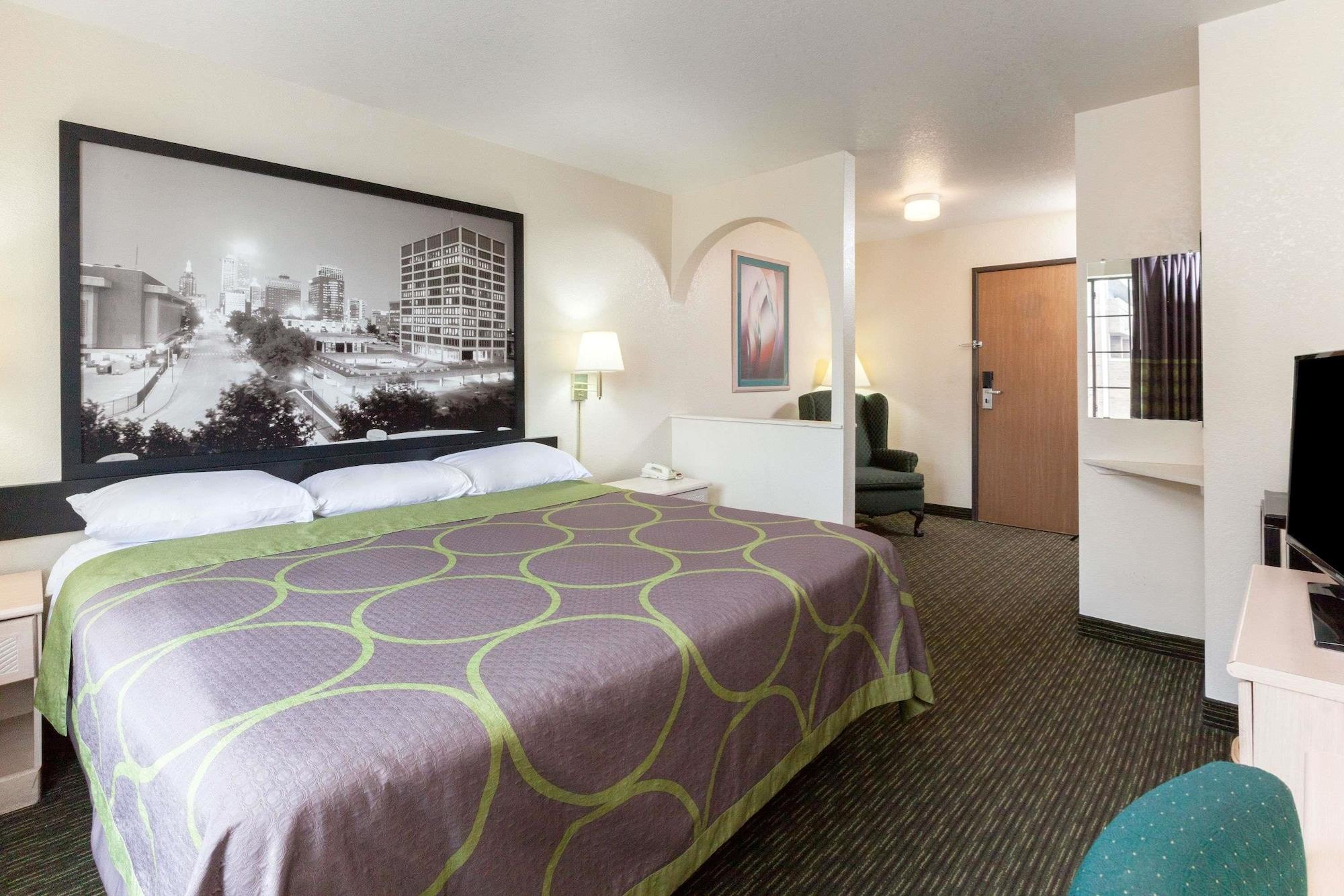 Hotel Super 8 By Wyndham Tulsa/Downtown/East Extérieur photo